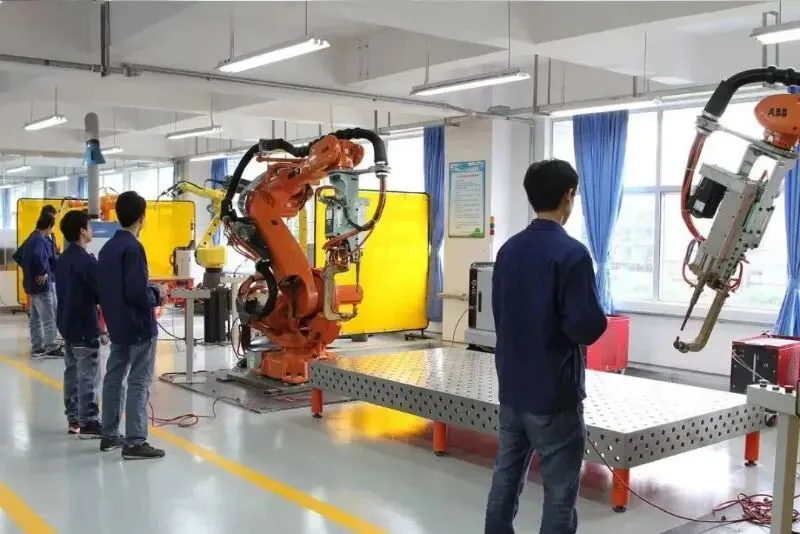中考报读指南 | 广东省国防科技技师学院2026招生简章 | 补录计划-第35张图片-四季读书网 中考报读指南 | 广东省国防科技技师学院2026招生简章 | 补录计划-第35张图片-四季读书网