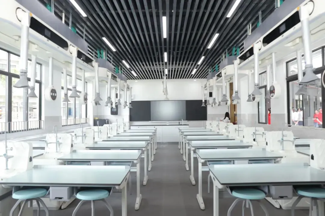 择校参考|2026中考金奥班90%超730,怎么进?-第23张图片-四季读书网 择校参考|2026中考金奥班90%超730,怎么进?-第23张图片-四季读书网