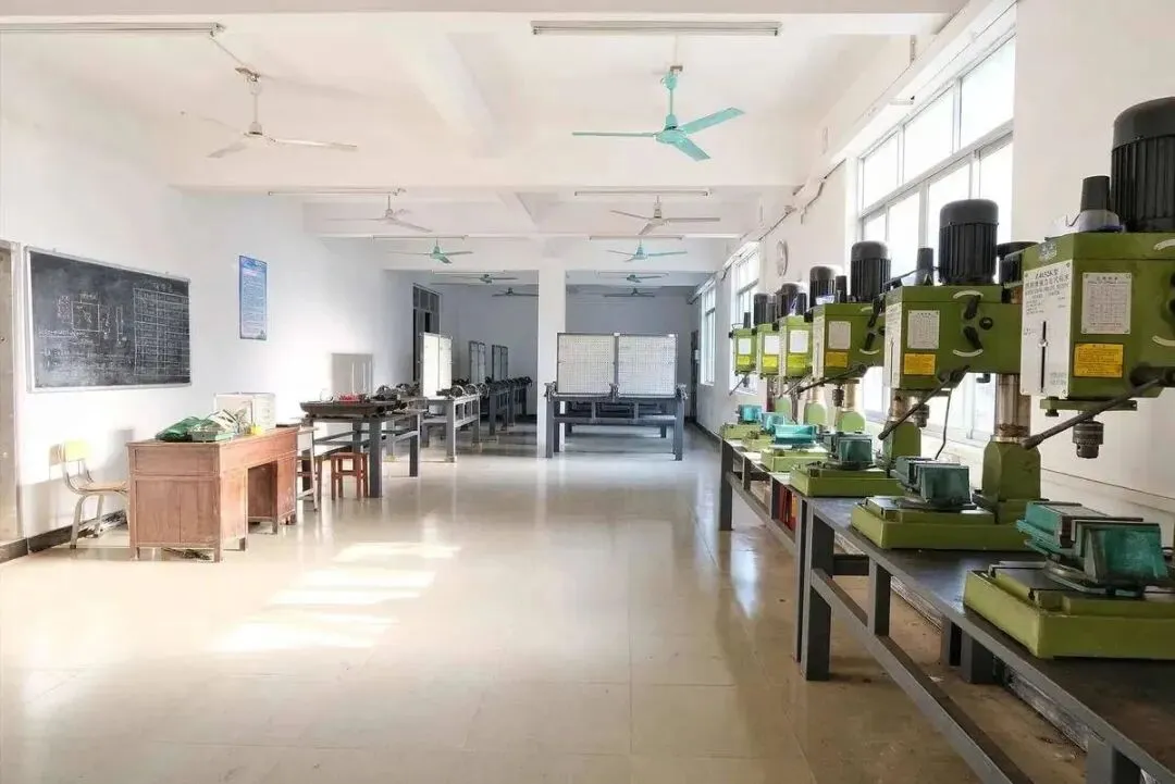 中考报读指南 | 广东省国防科技技师学院2026招生简章 | 补录计划-第40张图片-四季读书网 中考报读指南 | 广东省国防科技技师学院2026招生简章 | 补录计划-第40张图片-四季读书网