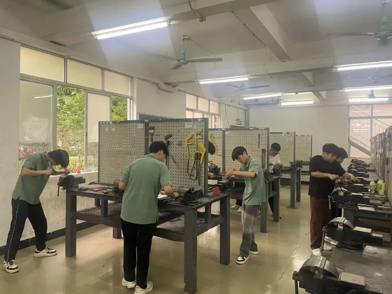 中考报读指南 | 广东省国防科技技师学院2026招生简章 | 补录计划-第60张图片-四季读书网 中考报读指南 | 广东省国防科技技师学院2026招生简章 | 补录计划-第60张图片-四季读书网