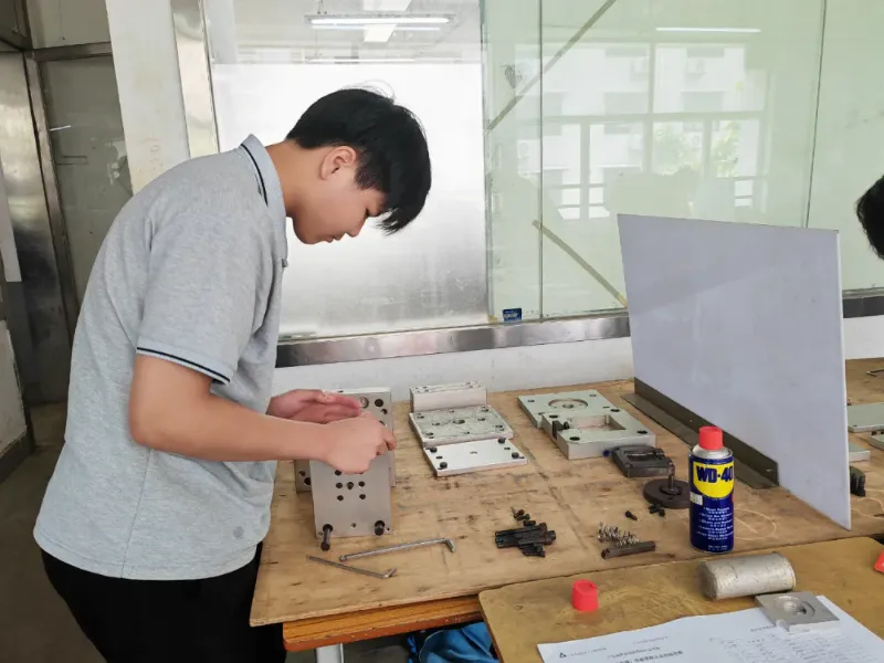 中考报读指南 | 广东省国防科技技师学院2026招生简章 | 补录计划-第61张图片-四季读书网 中考报读指南 | 广东省国防科技技师学院2026招生简章 | 补录计划-第61张图片-四季读书网