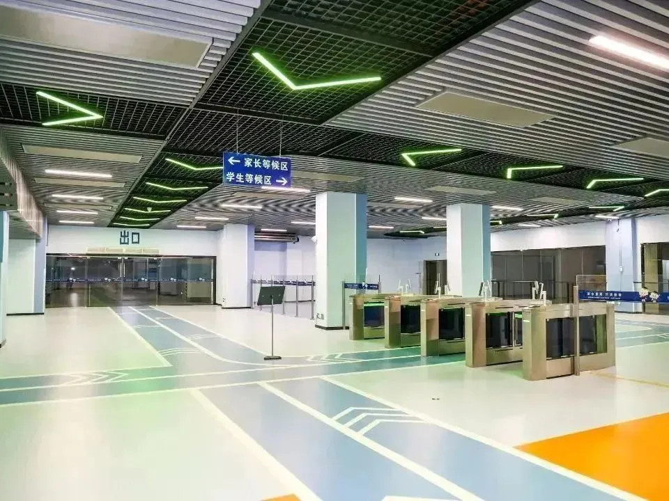 低进高出显实力,广云外校2026中考再创辉煌!-第71张图片-四季读书网 低进高出显实力,广云外校2026中考再创辉煌!-第71张图片-四季读书网