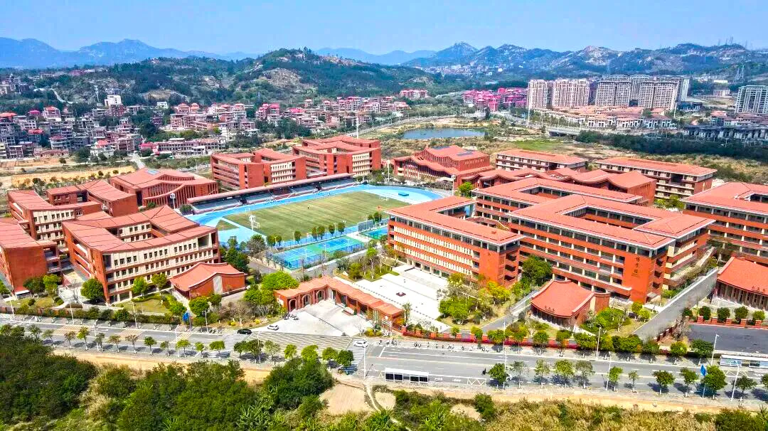 中考升学率100%+本科率近96%!泉州这个学区现房红利拉满-第15张图片-四季读书网