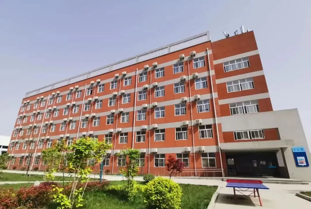 中考落榜不遗憾|换条赛道,照样圆梦大学【2026秋季招生补录中】-第1张图片-四季读书网 中考落榜不遗憾|换条赛道,照样圆梦大学【2026秋季招生补录中】-第1张图片-四季读书网