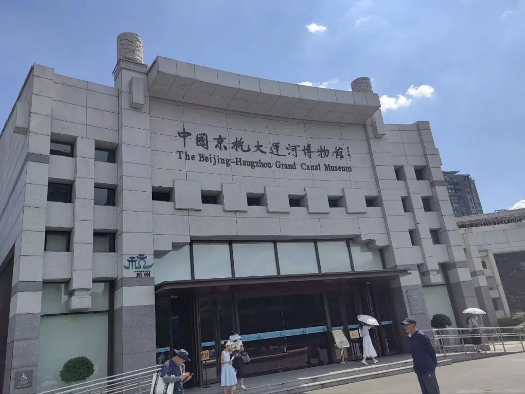 中考后的承诺:咬牙带女儿8天双城游,有崩溃有惊喜,这才是旅行的真实模样-第8张图片-四季读书网