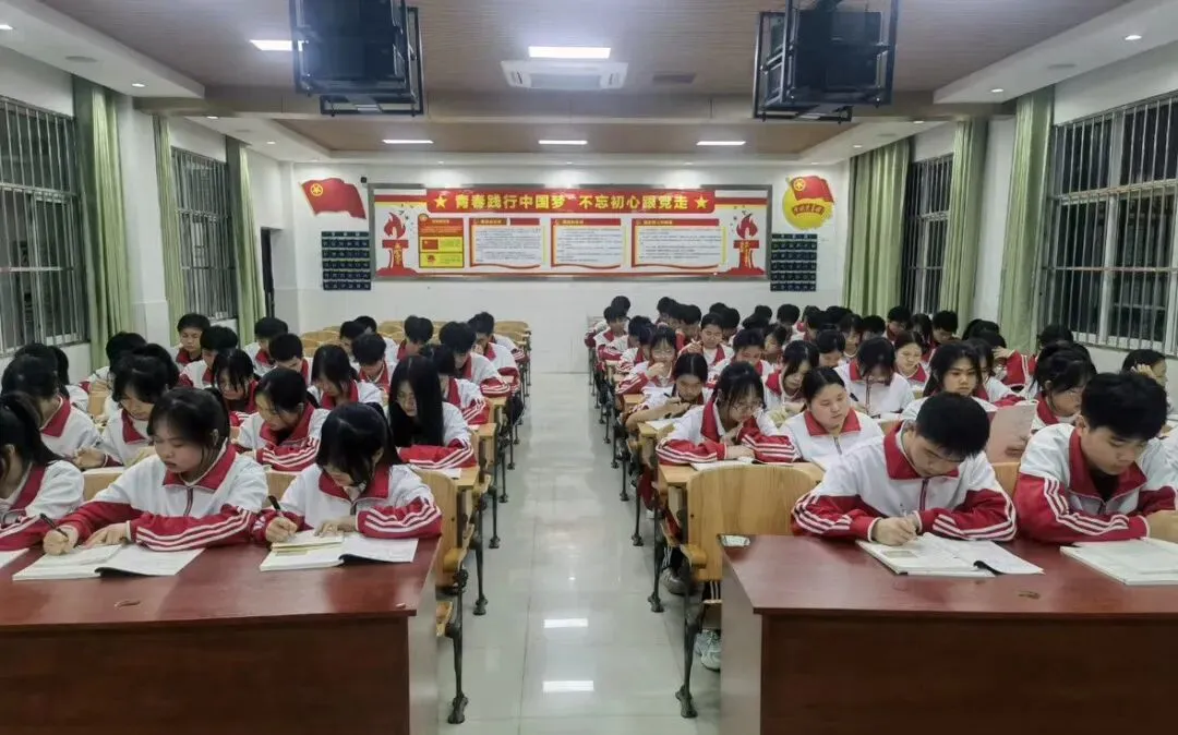 中考不是终点,选择更重要!公共基础部为同学们量身打造双升学赛道!-第16张图片-四季读书网 中考不是终点,选择更重要!公共基础部为同学们量身打造双升学赛道!-第16张图片-四季读书网