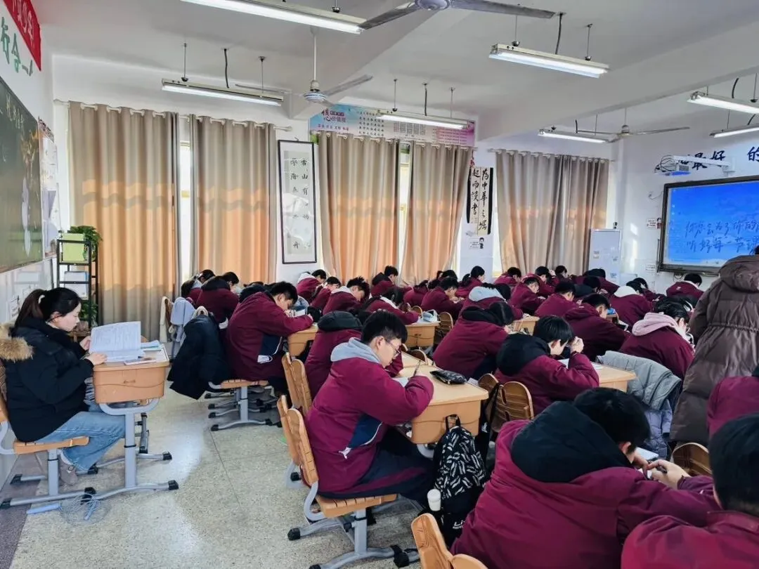 中考专栏•青年教师|青春砺教,筑梦初三 ——青年教师李亚萍、吴思雨-第22张图片-四季读书网 中考专栏•青年教师|青春砺教,筑梦初三 ——青年教师李亚萍、吴思雨-第22张图片-四季读书网