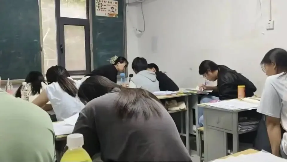 郑州新明一中考学校2027年【第十一届】初三全日制集训招生简章-第153张图片-四季读书网 郑州新明一中考学校2027年【第十一届】初三全日制集训招生简章-第153张图片-四季读书网