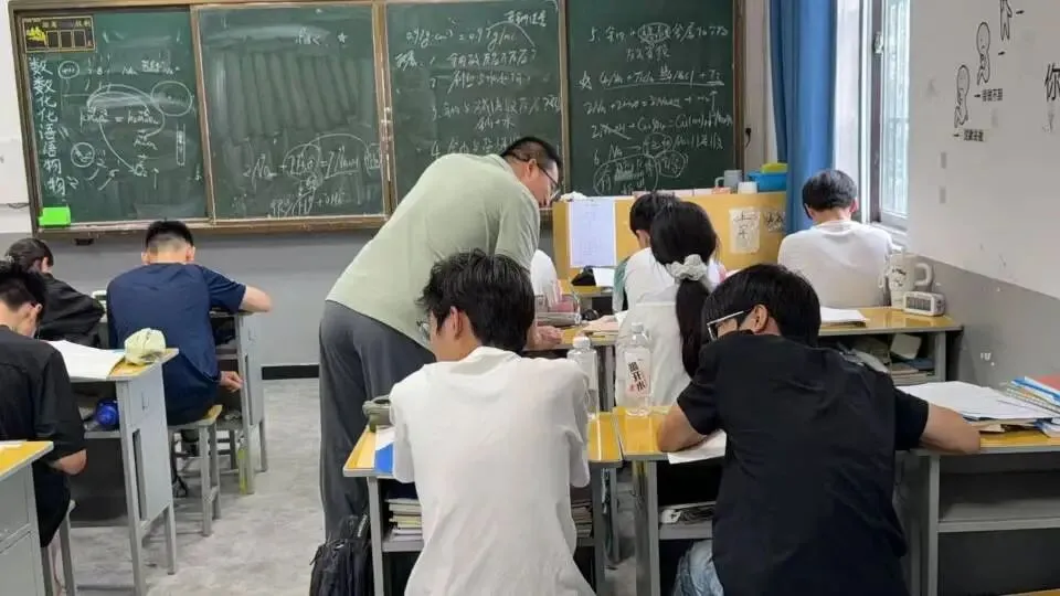 郑州新明一中考学校2027年【第十一届】初三全日制集训招生简章-第156张图片-四季读书网 郑州新明一中考学校2027年【第十一届】初三全日制集训招生简章-第156张图片-四季读书网