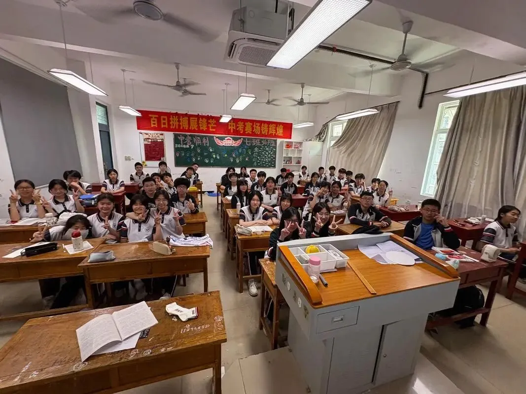 中考13万人,前300名.我采访了一位准清华北大孩子的母亲,培养孩子这条路上,有智慧、有方法、也有无奈,就看你想让孩子成为什么样的人-第2张图片-四季读书网