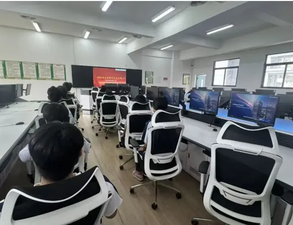 【广州中考补录】广州南华工贸技师学院丨特训班,特色专业珠宝设计、眼视光技术专业!-第20张图片-四季读书网 【广州中考补录】广州南华工贸技师学院丨特训班,特色专业珠宝设计、眼视光技术专业!-第20张图片-四季读书网