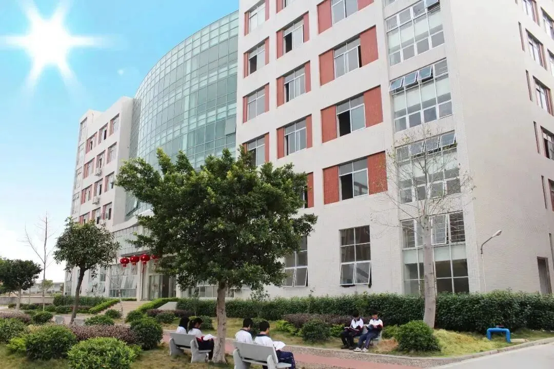 广东华商技工学校中考补录报名入口-第18张图片-四季读书网 广东华商技工学校中考补录报名入口-第18张图片-四季读书网