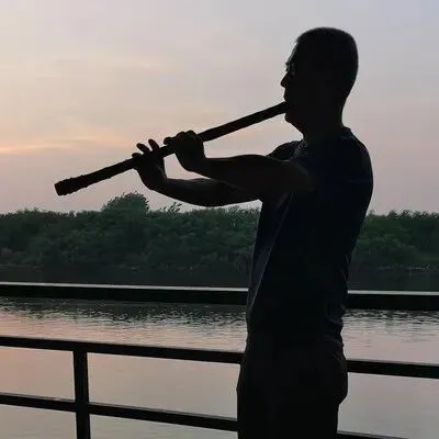 中考满分作文:《回响在耳边的笛声》-第2张图片-四季读书网 中考满分作文:《回响在耳边的笛声》-第2张图片-四季读书网