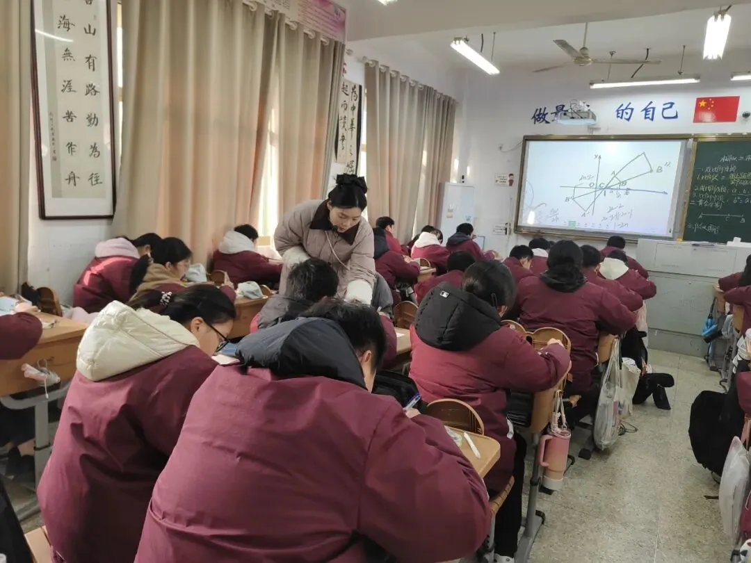 中考专栏•青年教师|青春砺教,筑梦初三 ——青年教师姜凡、刘念洁-第14张图片-四季读书网