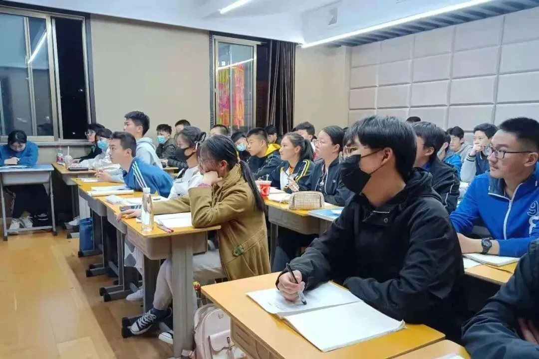 课改之后语文无捷径:山东统一中考【语文】综合素养答题训练课程核心-第76张图片-四季读书网