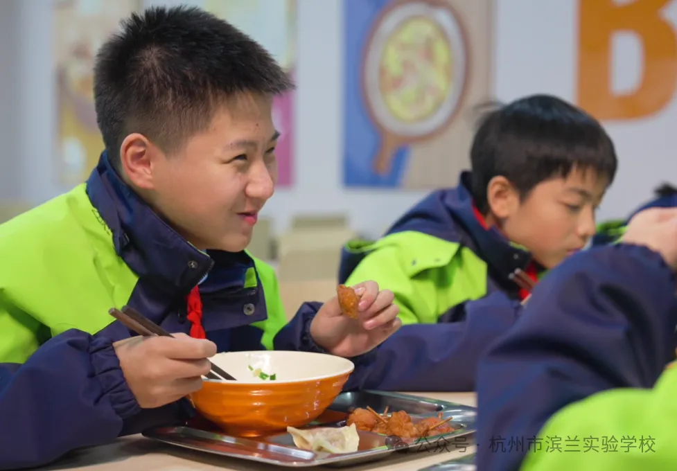 滨江黑马热度持续上升!滨兰实验2026中考成绩单曝光!与学军小初高一体化拔尖培养成效凸显!-第26张图片-四季读书网 滨江黑马热度持续上升!滨兰实验2026中考成绩单曝光!与学军小初高一体化拔尖培养成效凸显!-第26张图片-四季读书网