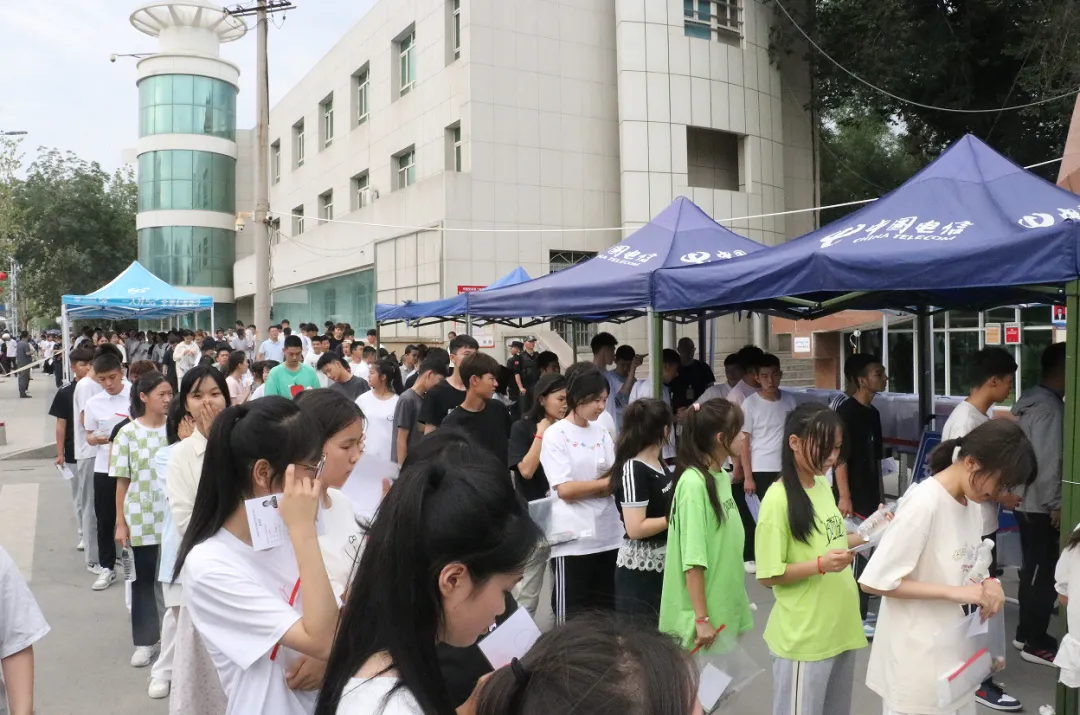 呼图壁县1786名考生参加中考-第2张图片-四季读书网