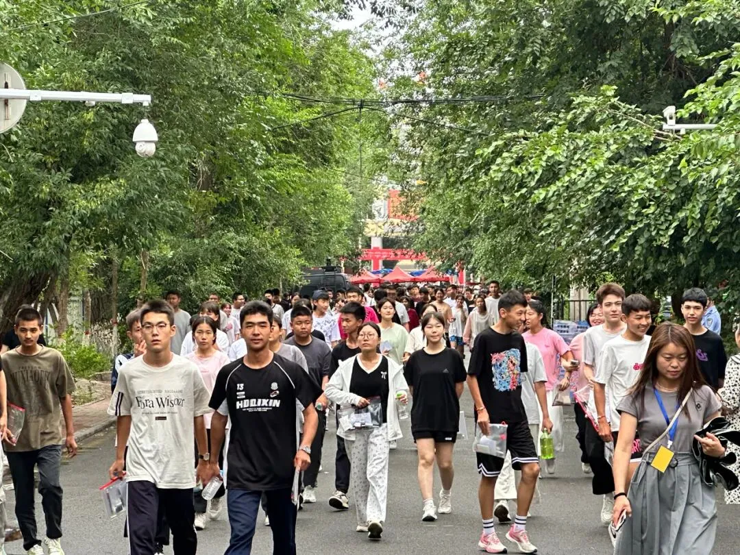 呼图壁县1786名考生参加中考-第4张图片-四季读书网