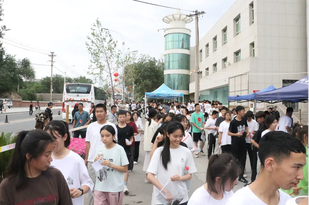呼图壁县1786名考生参加中考-第6张图片-四季读书网