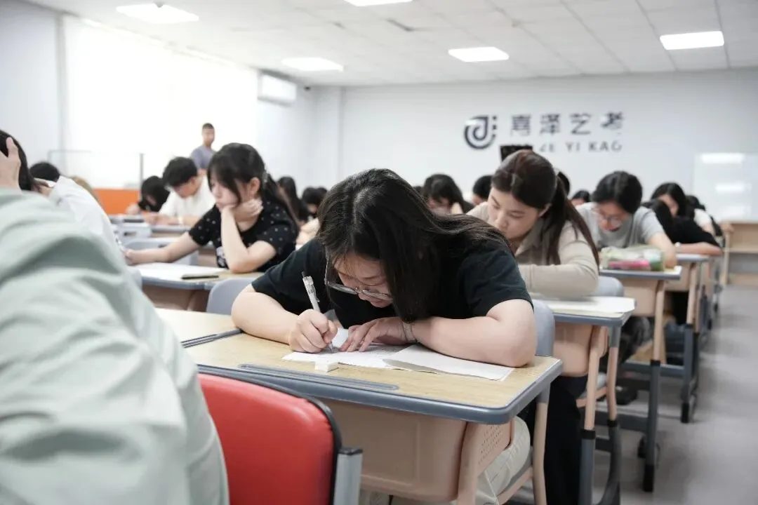 月考|嘉泽艺考七月份专业课模拟考顺利举行-第137张图片-四季读书网 月考|嘉泽艺考七月份专业课模拟考顺利举行-第137张图片-四季读书网