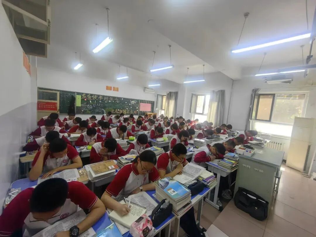 2026石家庄中考顶尖生源盘点!四大头部高中,谁是最大赢家?-第8张图片-四季读书网