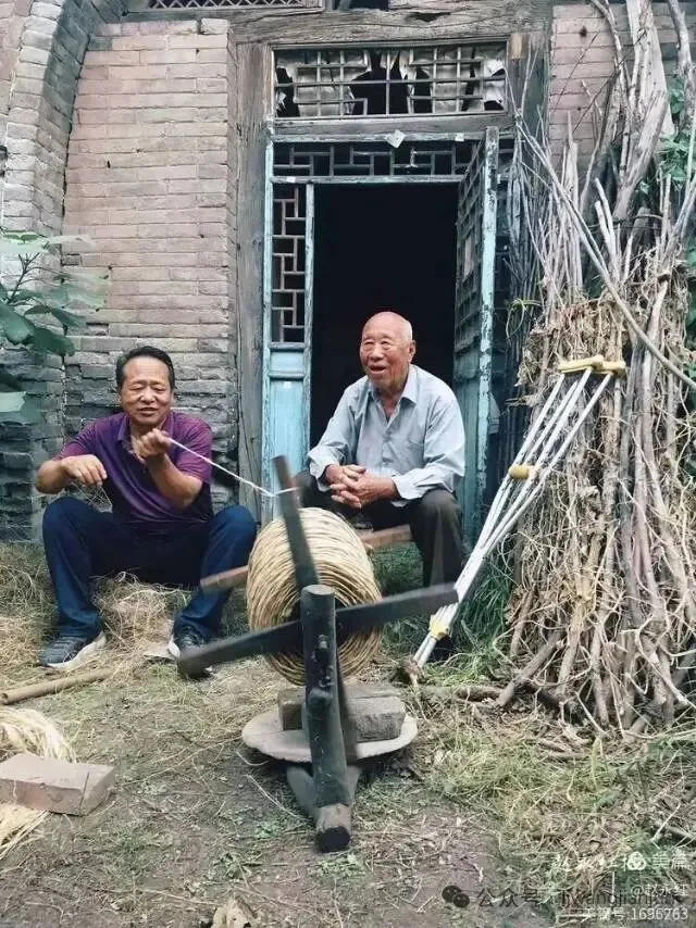 26真题:你所在的辖区正在推进老旧小区燃气换新改造工作,在推进过程中,有一户老人出现抵触情绪,你作为该项工作的负责人,会怎么处理?-第3张图片-四季读书网 26真题:你所在的辖区正在推进老旧小区燃气换新改造工作,在推进过程中,有一户老人出现抵触情绪,你作为该项工作的负责人,会怎么处理?-第3张图片-四季读书网