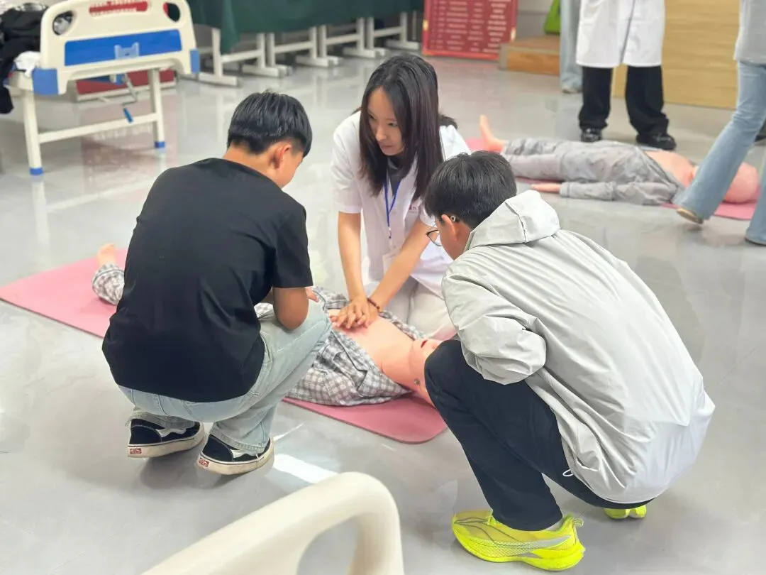 中考失利不是终点!别让“叛逆”毁了青春-第5张图片-四季读书网 中考失利不是终点!别让“叛逆”毁了青春-第5张图片-四季读书网