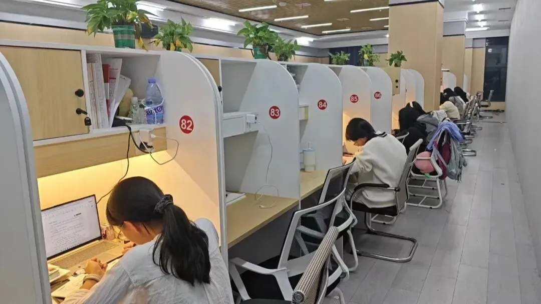 月考砺锋芒,松弛再出发!展鹏月度模考圆满收官~-第17张图片-四季读书网 月考砺锋芒,松弛再出发!展鹏月度模考圆满收官~-第17张图片-四季读书网