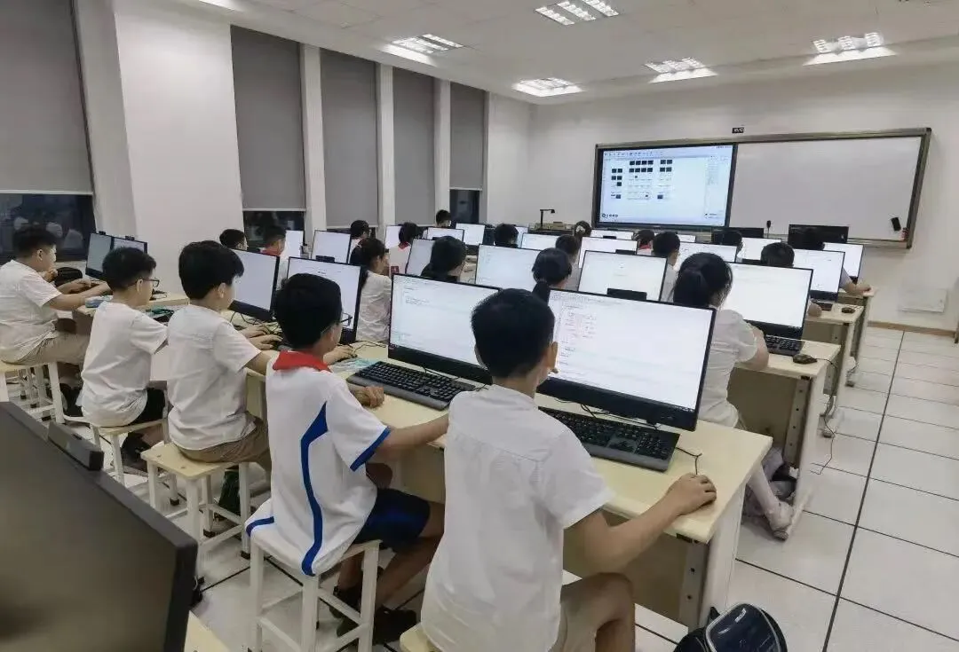 杭州顶流学校2026中考再创巅峰!630+超20人,优高上线率 87.3%!-第16张图片-四季读书网