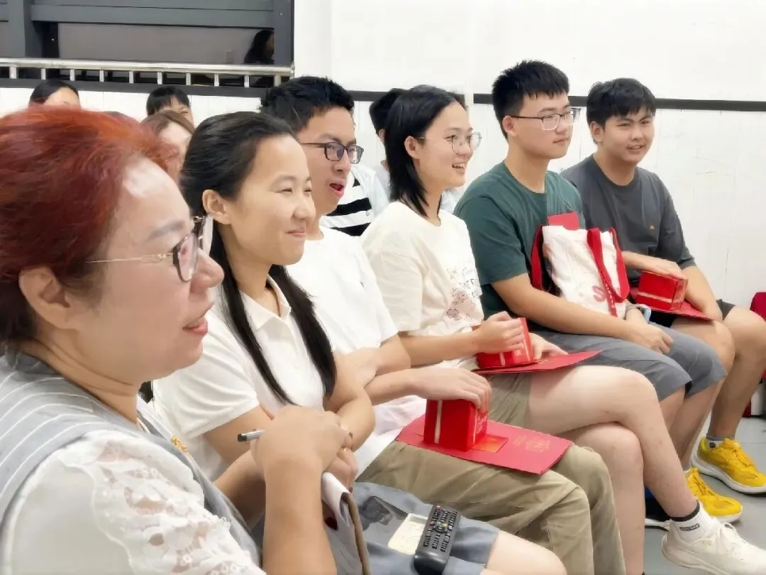 2026中考喜报|这一届启英孩子,英语A+真不少-第5张图片-四季读书网