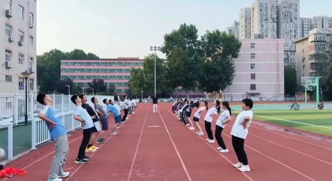 八月盛夏,汗水为证|西安飞翔中考体育暑期训练纪实-第2张图片-四季读书网