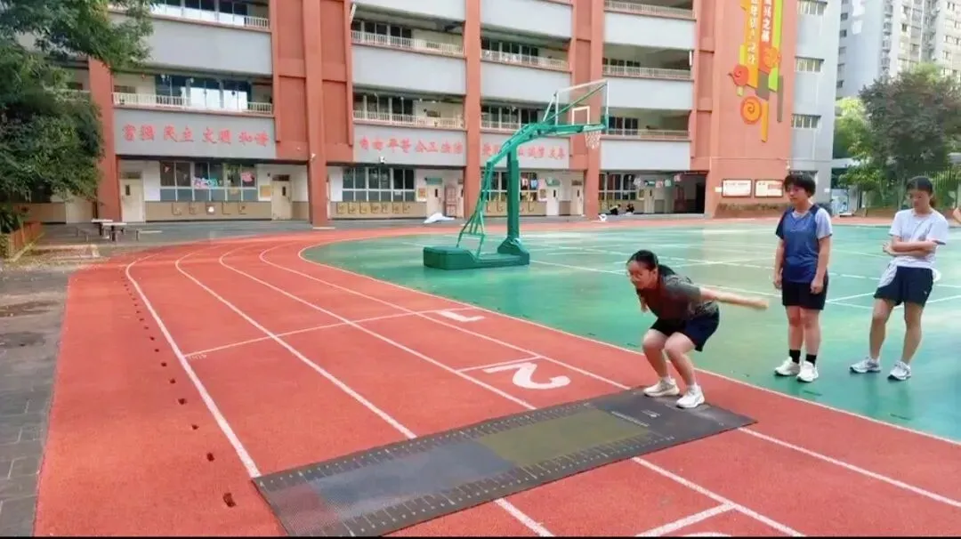 八月盛夏,汗水为证|西安飞翔中考体育暑期训练纪实-第4张图片-四季读书网