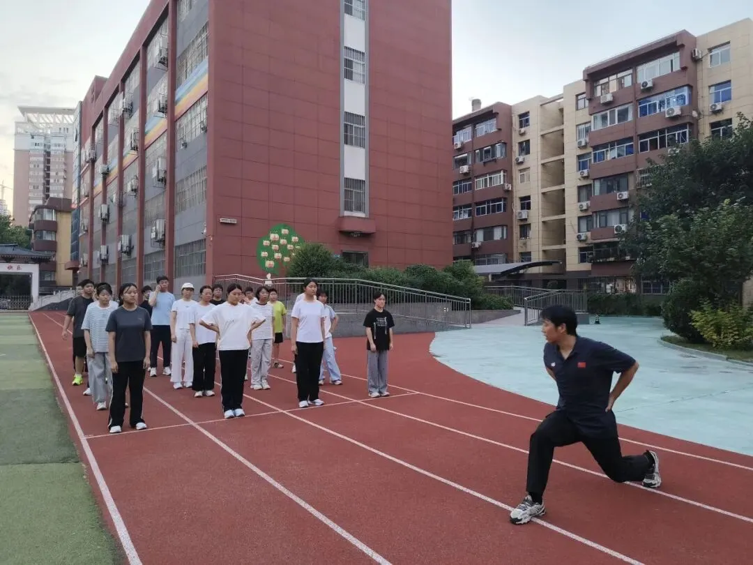 八月盛夏,汗水为证|西安飞翔中考体育暑期训练纪实-第5张图片-四季读书网