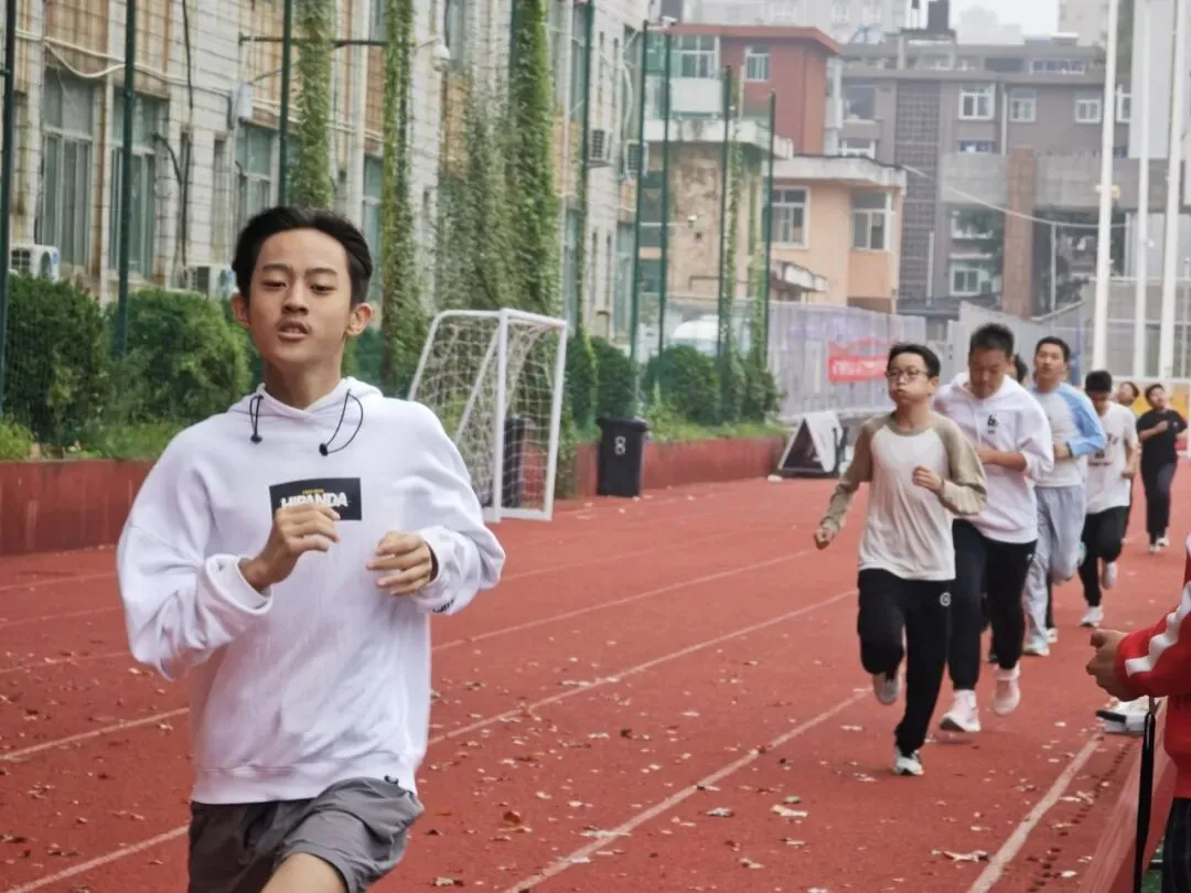 八月盛夏,汗水为证|西安飞翔中考体育暑期训练纪实-第7张图片-四季读书网