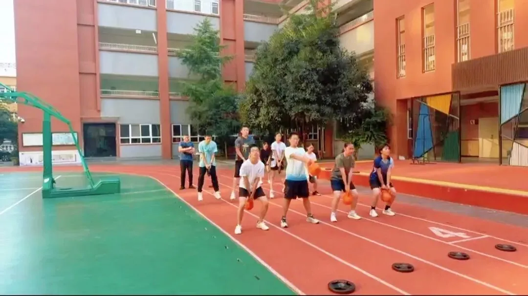 八月盛夏,汗水为证|西安飞翔中考体育暑期训练纪实-第29张图片-四季读书网