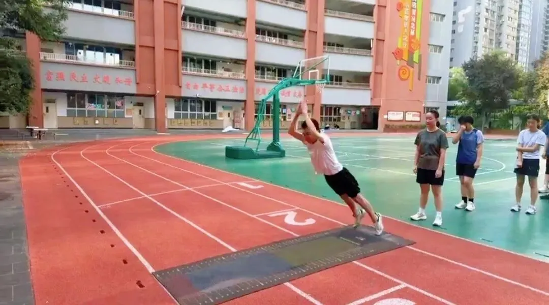 八月盛夏,汗水为证|西安飞翔中考体育暑期训练纪实-第32张图片-四季读书网