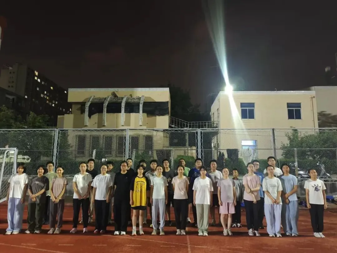 八月盛夏,汗水为证|西安飞翔中考体育暑期训练纪实-第43张图片-四季读书网