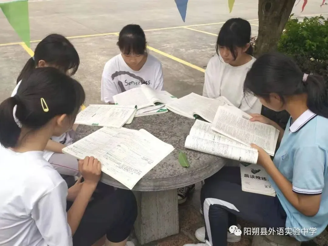 加油吧,少年!——阳朔县外语实验中学中考进行时-第6张图片-四季读书网 加油吧,少年!——阳朔县外语实验中学中考进行时-第6张图片-四季读书网