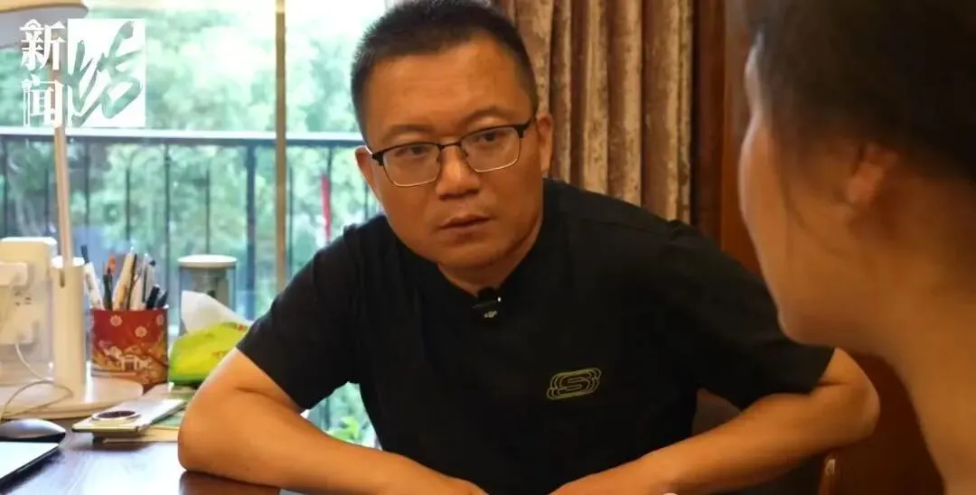 上海学霸女儿中考692.5分,名校毕业父母劝其放弃重点高中读中本贯通,起初遭抵触,直到父亲刷完近十年数学试卷,给女儿算了一笔账-第1张图片-四季读书网 上海学霸女儿中考692.5分,名校毕业父母劝其放弃重点高中读中本贯通,起初遭抵触,直到父亲刷完近十年数学试卷,给女儿算了一笔账-第1张图片-四季读书网