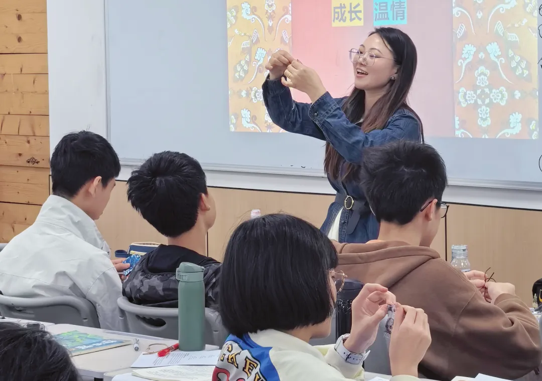 “锌”光孵出,作文满分①——中考语文120少女的思辨底色-第11张图片-四季读书网 “锌”光孵出,作文满分①——中考语文120少女的思辨底色-第11张图片-四季读书网