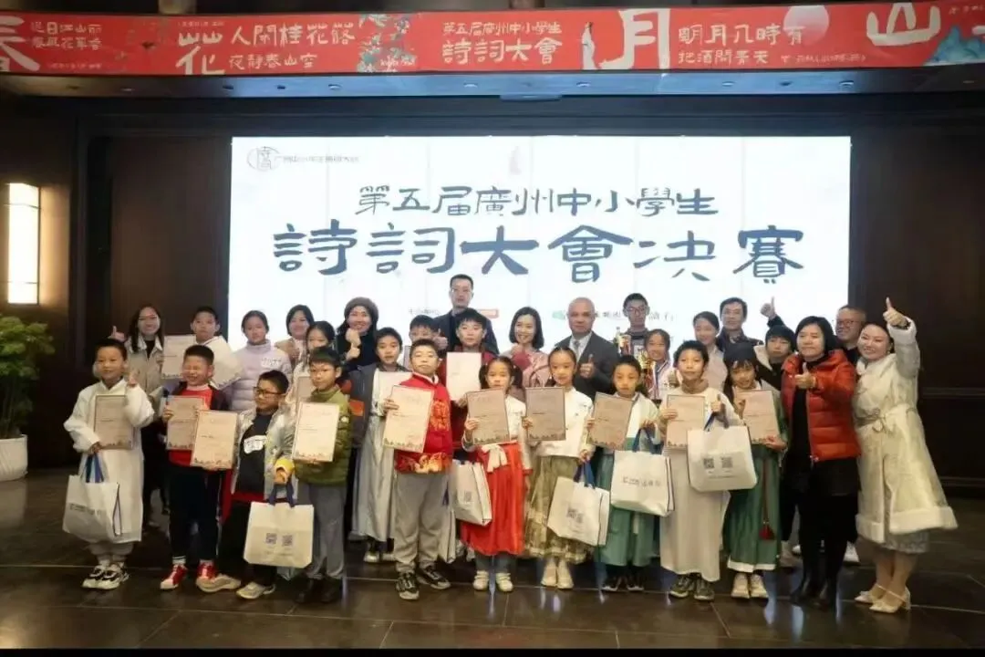 “谦”寻诗意,终见满分②——中考语文120的诗词品读之路-第10张图片-四季读书网 “谦”寻诗意,终见满分②——中考语文120的诗词品读之路-第10张图片-四季读书网