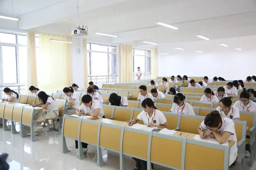 研真题・明方向・强本领 我校第三期暑期教师培训专项开展新高考测试活动-第3张图片-四季读书网 研真题・明方向・强本领 我校第三期暑期教师培训专项开展新高考测试活动-第3张图片-四季读书网