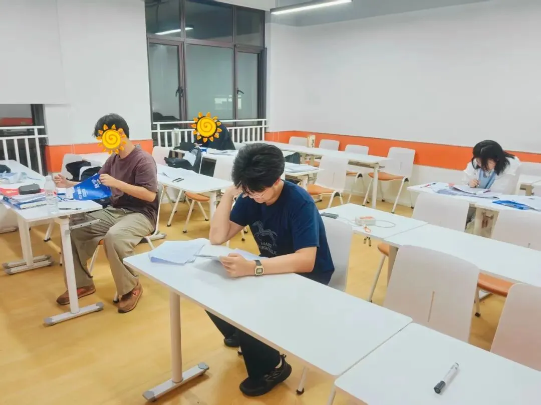 中考滑档之后,他用一年考进了卢湾高级-第3张图片-四季读书网