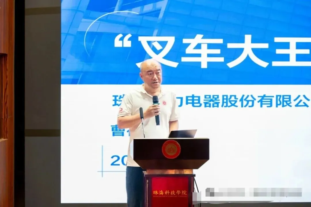 72岁董明珠自办技校当校长,中考692分放弃重点高中读职校,以前被人鄙视的职校,怎么突然间就受追捧了?-第7张图片-四季读书网