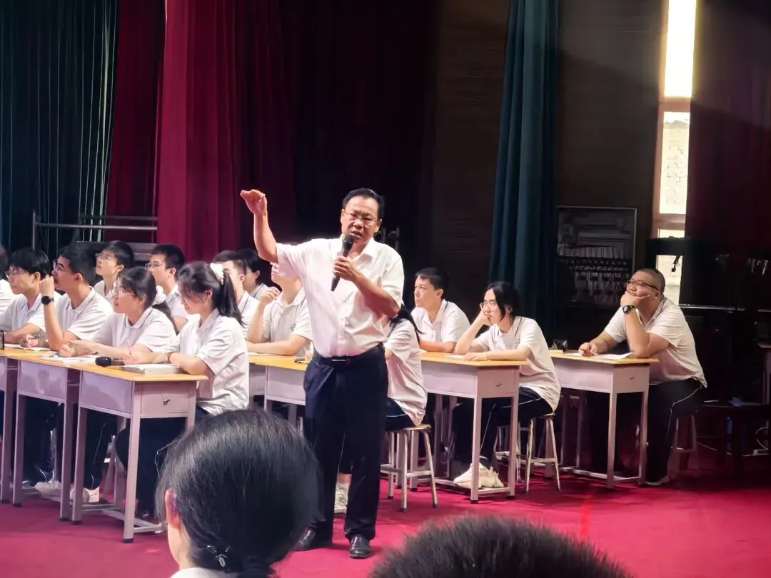 DAY2 精研真题明方向,深耕课堂提实效——热烈庆祝2027届高考备考一轮复习研讨会顺利召开!-第6张图片-四季读书网 DAY2 精研真题明方向,深耕课堂提实效——热烈庆祝2027届高考备考一轮复习研讨会顺利召开!-第6张图片-四季读书网