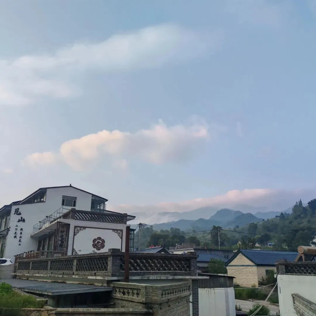备战中考写作——命题作文“看,风景在变”-第4张图片-四季读书网 备战中考写作——命题作文“看,风景在变”-第4张图片-四季读书网
