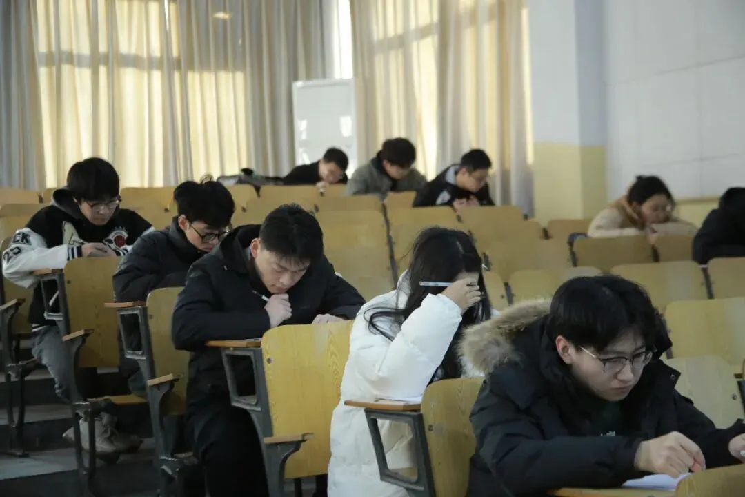 精品活动 | 第三届研究生“英语四、六级模拟考试”成功举办-第8张图片-四季读书网 精品活动 | 第三届研究生“英语四、六级模拟考试”成功举办-第8张图片-四季读书网