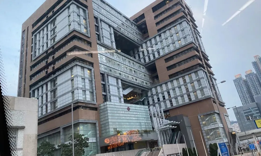 上海中考13.8万人,国际高中却更冷了:真正变化的,是家庭开始更早“分流”-第10张图片-四季读书网 上海中考13.8万人,国际高中却更冷了:真正变化的,是家庭开始更早“分流”-第10张图片-四季读书网
