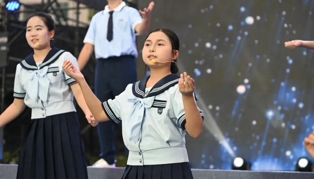 【2026暑期欢乐总动员暨中考庆功晚会】-第14张图片-四季读书网 【2026暑期欢乐总动员暨中考庆功晚会】-第14张图片-四季读书网
