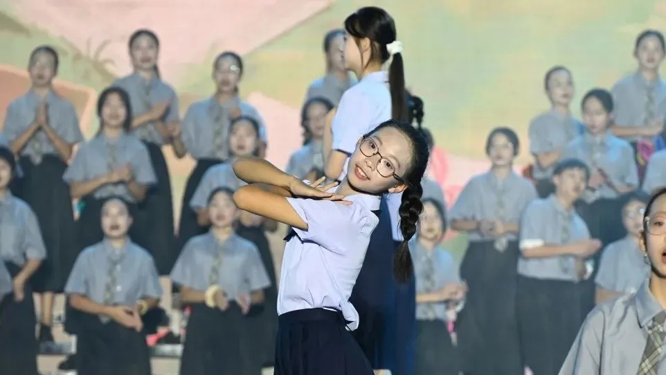 【2026暑期欢乐总动员暨中考庆功晚会】-第63张图片-四季读书网 【2026暑期欢乐总动员暨中考庆功晚会】-第63张图片-四季读书网